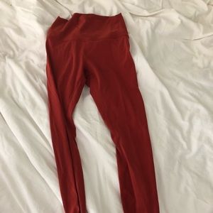 Lulu lemon size 4 maroon high waisted yoga pants